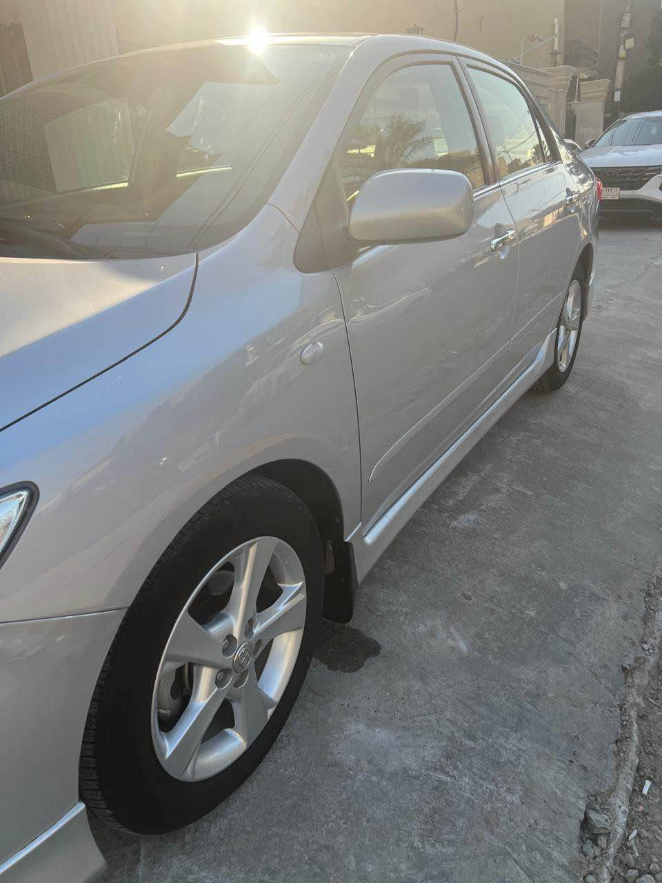 السلام عليكم ورحمة الله وبركاته 

مكلف بالنشر             مكلف بالنشر 

كورلا خليجي 2013 فول مواصفات 1/1 مكينه 1800 بدون صبغ بدون بارد ماشيه 66 الف كيلو تخم تاير جديد باتري جديد سنويه جديده هزه وفحص مرور جديد 

السياره جديده جدا بلك والنوزل غير مفتوح على وضع الشركه 

مكانها بغداد 
***********
واتساب موجود السليمانية, العراق
