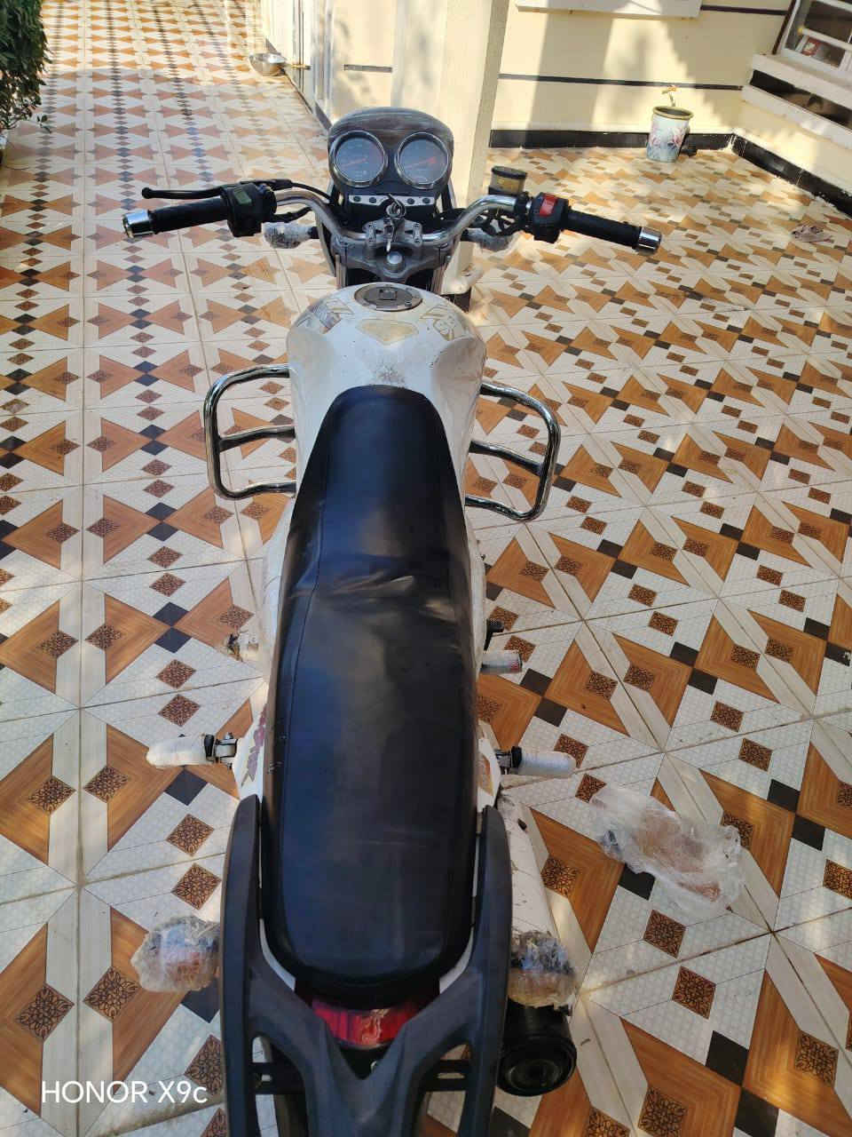 السلام عليكم للبيع سنكي ١٩مكينه ١٥٠شرط مامفتوحه لاتنقيص ولاتبخير كهربائيات شغالة تايرات جدد ماطور نضيف مانقصه كلشي سعره ٧٥٠وبي مجال مكانه الحردانيه او جويزرات  ***********
