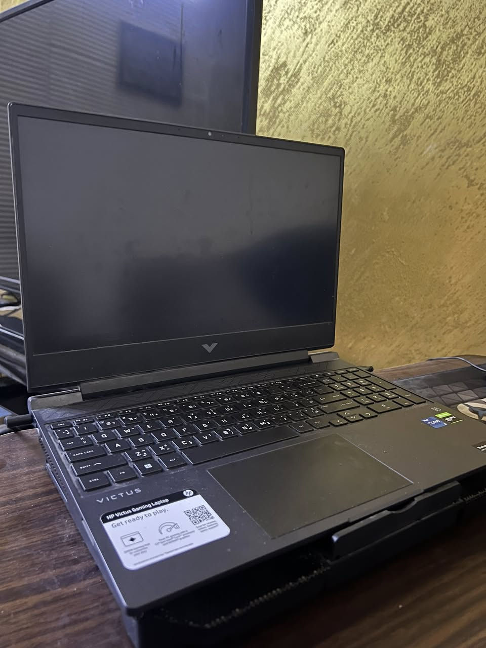 للبيع لابتوب HP فكتوس للبيع معا حساب استيم مني هديه بيها العاب ريد ديد 2 وGTA 5 حساب استيم مجاني ويا لابتوب  وهمين ويا ميز هديه الي بل صوره وموس مكاني كركوك مقابيل المعهد التقني كركوك سعرها 750 الف بيها مجال وعندي توصيل المحافظات بس لازم  يدفعلي الكتروني بعدين يستلمه او يجيني كدام بيت يدلل على راسي احطكم واحد واحد 
هدا مواصفات جهاز 

Victus by HP Gaming Laptop
15-fa0031dx
• Intel® Core ™ i5-12450H Processor [2]
• 512GB Solid State Drive [3]
• 8GB SODIMM DDR4 SDRAM
• No Optical Drive
• Windows 11[67]
• 15.6" FHD IPS LED Display (250 nits,
144Hz) [4]
• NVIDIA® GeForce® GTX 1650 4GB
• B&O
• 3-cell, 52.5 Wh [63]


**إذا كنت صاحب هذا الإعلان وتريد حذفه لأي سبب، رجاءا أرسل رسالة إلى الدعم الفني**