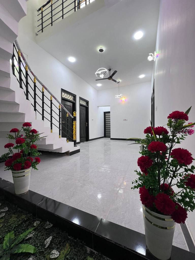 🏡 دار حديث للبيع – فرصة مميزة
📍 الموقع: البصرة / أبي الخصيب / محولة الزهيري
🔹 المساحة: 200 متر
🔹 نوع الملكية: طابو زراعي عراقي
🔹 البناء: حديث وجاهز للسكن
✨ تفاصيل الدار:
• غرفتين نوم
• صالتين
• مطبخ
• ديوانية
• صحيات
• كراج
• حديقة
🌟 موقع هادئ وقريب من الخدمات
📞 للاستفسار: *********** البصرة, العراق
