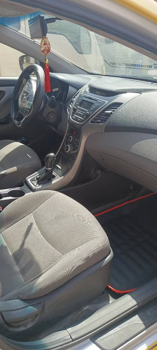 السلام عليكم
النترا موديل 14 امريكي
محرك 1800 دوش مكينة جديدة 
حادث جاملغ امامي من جهة السايق ومبدل بنيد فقط 
سنوية باسمي ورقم انلكيزي جديد
عارضها 110 وبيها مجال
للاتصال
***********
