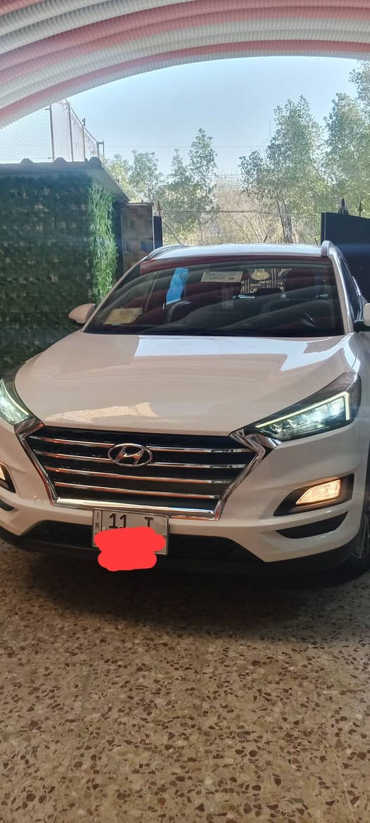 للبيع توسان خليجي موديل 19 فول مواصفات عده اسلايت خمس عدسات بصمه محرك 2000  دوش كوري اصلي سايد بريك بالرجل محرك كير كفاله من كلشي سياره جديده ومبيه اي نقص بيه اقل شبر باب سائق فقط العنوان بغداد والشراي يتصل ***********
