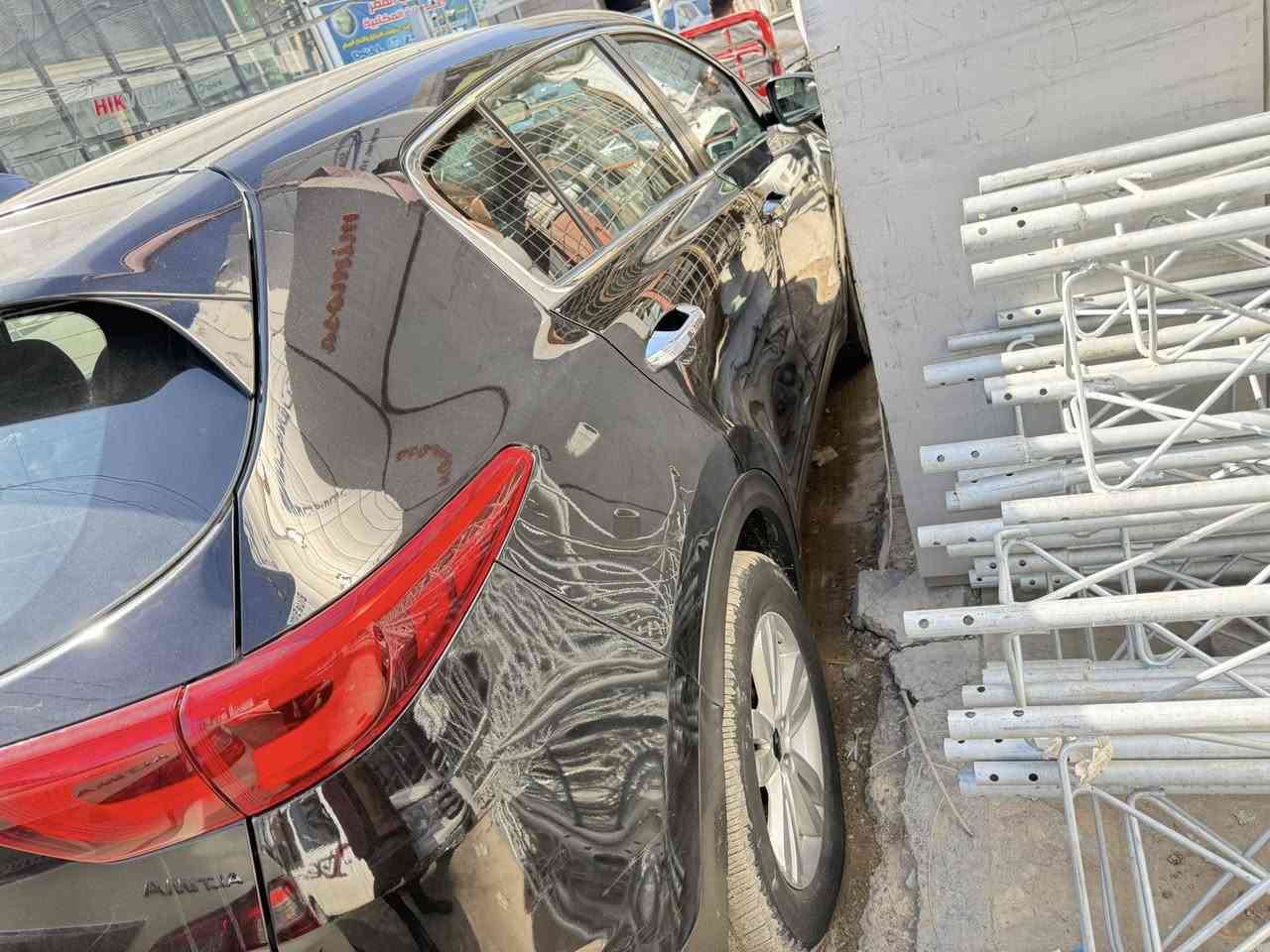 السلام عليكم
سبورتج 2017 رقم شمالي بأسمي هزة صاقطة تحويل ثاني يوم 

سيارة خير من الله اي نقص ما بيه ماشيه 122 ميل بيه جاملغ امامي والداير الخلفي مال الباب الوراء وبيه سونار صور الحادث بس دعامية 

موصفات نص فول  سعر 137 ورقة وبيه مجال بسيط مكاني العمل الكرادة شارع صاج الريف وبتنا البياع الرسالة الثانية 

***********

***********
