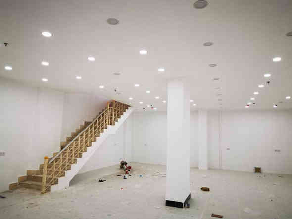 مجمع للايجار 📍: تسعين موقع مميز جدا قرب حفتة بازار

المساحة 200 م 

يتكون من 4 طوابق 

يصلح مجمع طبي - معهد اهلي - هايبر ماركت  - مول 
الخ..

الــبرجــس لـلعقار 
تأســـس عام 2004

***********

  (صلاح الحمداني )

🔴 1- التعامل يكون مع صاحب العقار الشرعي حصراً
2- المكتب  وسيط بين الطرفين ولحفظ الأجراءات  القانونية والتأكد من صحة العقار قبل تسليم اي مبلغ بأشراف قانوني

عنوان المكتب ( حي الواسطي -السايدين القديم -قرب عيادة دكتورة سلوى البياتي
‏‎

الارقام المذكورة في المنشور

رابط صفحة البرجس للعقار على الفيس بوك 
‏https://facebook.com/100069735185684

رابط الگروب الخاص بمكتبنا 
‏https://www.facebook.com/groups/1485688405145852/?ref=share_group_link
