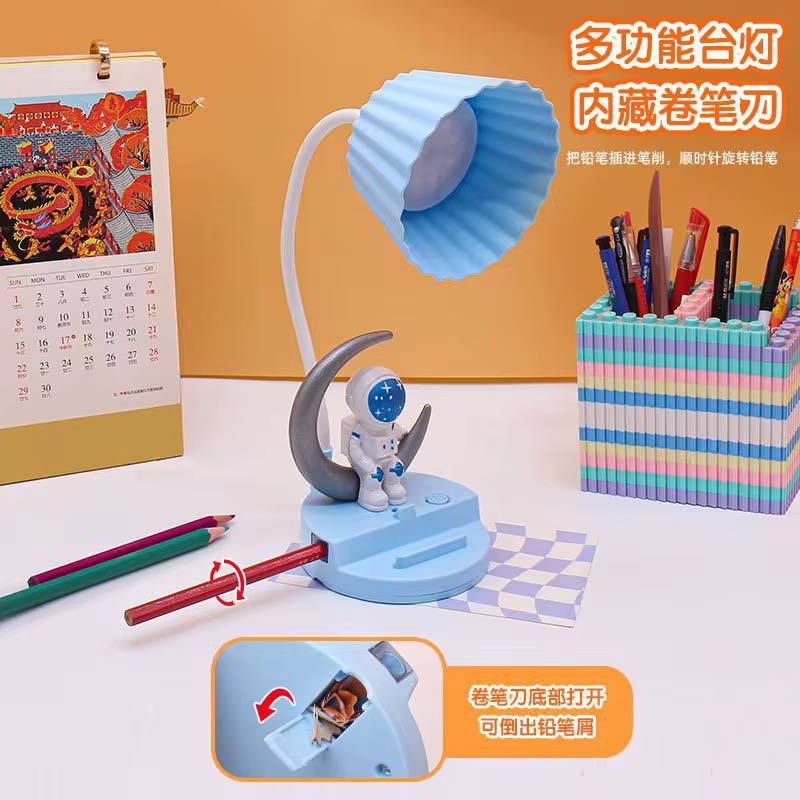 مصباح مكتبي شحن يصير ستاند ومقط للقم وانارتين للدراسة اشكال بناتي او ولادي شكل حلو مميز 
+ رف وتعلاكة للملابس والاكسسوارات والجنط وجزامة 
+ الة قطع الحم 
سعر واستفسار خاص❤️


**إذا كنت صاحب هذا الإعلان وتريد حذفه لأي سبب، رجاءا أرسل رسالة إلى الدعم الفني**