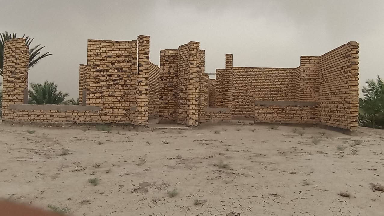السلام عليكم ارض زراعيه 10دونم متكونه من بستان وبيت هيكل متكون من 3غرف 
مع صاله مع مطبخ حار وبارد مع صحيات داخليه مع صاله 

مع مضيف  

السعر 90 وبي مجال 

غير متواجد على الخاص 

اتصل على الارقام التاليه 

***********

***********
واتساب فقط
