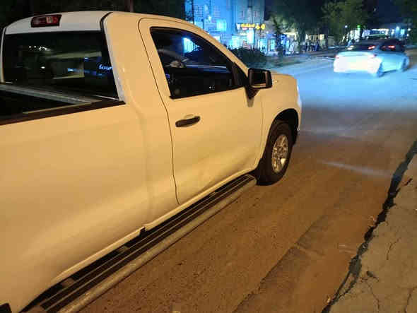 سلام عليكم للبيع شوفرليت سلفرادو 
6 برغي تك قمارة بدي طويل 2024 
ماشية 12 الف سيارة مامشتغلة 
فول مواصفات رادارات بصمة جام كهربائي مري كهربائي باب البدي كهربائي 
بصمة شاشة كبيرة محرك 8 سلندر رقم بغداد صبغ جاملغ وبنيد سعرها 210 وبيها مجال ***********
