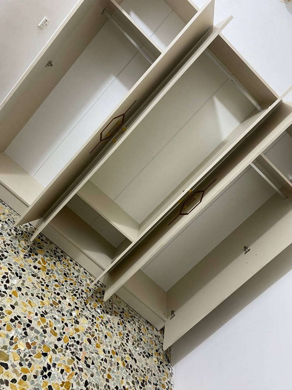 غرفة نوم تركي استعمال قليل
جديدة ٥ قطع 
مكان سريدات
سعر ٥٠٠بيها مجال


**إذا كنت صاحب هذا الإعلان وتريد حذفه لأي سبب، رجاءا أرسل رسالة إلى الدعم الفني**