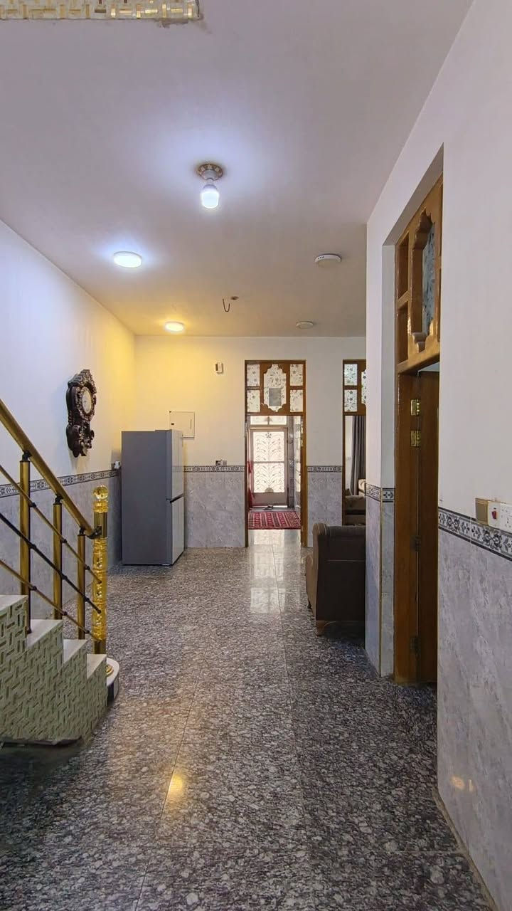 🏠 دار  لـــلـــبـــيــع 🏠 
 
الموقع : حلة .. ابي غرق حي السلام بستان حمد قرب مدرسة الصقور 
                                                        
نـوع الـعـقار:   (طابو صرف ) 
 مساحه 150 طابقين 
تفاصيل البيت
طابقين
الطابق الأول
غرفه + استقبال + مطبخ + هول +مجمع صحيات طرمه +صيحات خارجية
الطابق الثاني 
غرفتين نوم كلدور
سطح عالي وناصي 
يبعد عند الشارع ٤٠متر 
عرض الشارع ١٥ متر
السعر ١٤٥ 

------------------------
#لـــمـــزيـــد مـــن الــــعـــروض يـــرجـــى الاعـــجـــاب بالـــصـــفـــحـــة لـــيـــصـــلـــك كـــل جـــديـــد&
======================
#لـــمـــن يـــرغـــب فـــي عـــرض عـــقـــاره لـــلـــبـــيـــع فــي الـــبــيــج يـــرجـــى الــتــواصــل مــعــنــا ع الــخــاص 

#مـــكـــتـــب
 شهاب العبادي للعقار
#الـــكـــائـــن فـي ناحية ابي غرق - حي الجواد- قرب جامع المتقين 
------------------------------------------
لـــلاســــتـــفـــســـار الاتـــصـــال عـــلـــ

*********** 
***********
