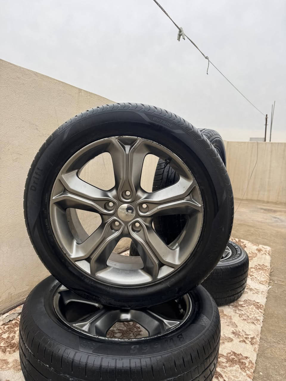 جماعة موصفات عاديه جبتلكم تخم ويل جورني مال كروز رود اشتري شوف جمال سياره 🔥
🔴 للبيع تخم ويل جورني مال كروز رود ترهم على جميع موديلات اصلي اصلي شركة (مكسيكي) (حجم 19 وياها تخم تاير مع 4 حساسات بلنص هم جديد سويته يعني كامل  بس تشدد للسياره) ... سعرهم بلاش ( 420$) دولارر ...
للاستفسار خاص او هذا رقمي ⬇️ 

***********

واتساب موجود بيه
