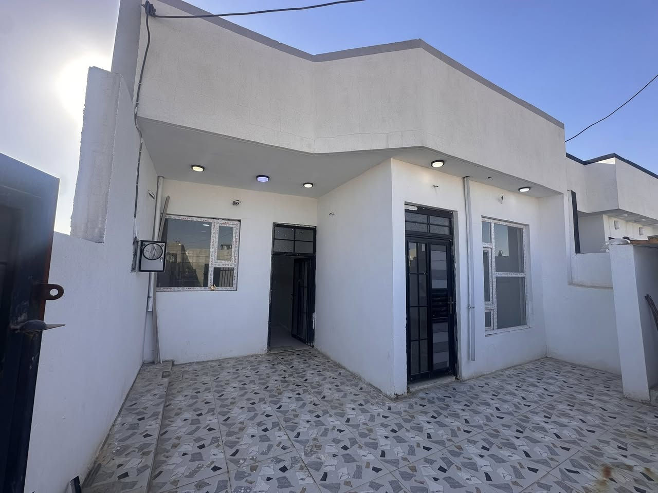 🏠 بيت 150م خلف التجاري
📍منطقة 55 
🏠 يحتوي على غرفتييين نوم و هول و استقبال و صحيات اركمكم الله داخلي و خارجي و بيتونه 
💵 السعر : 48 مليون و بي مجال 💵
📞 *********** ☎️
