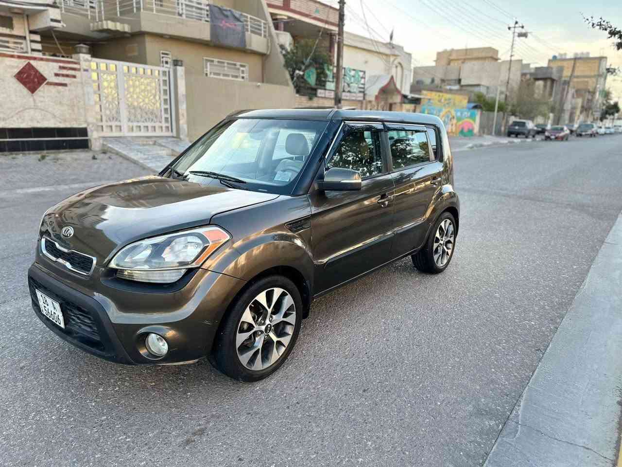 السلام عليكم *********** للبيع كيه صول وارد أمريكي موديل 2013 السعر (103) طخته جاملغ امامي وحافة بنيد مواصفات السياره فول 1/1 مكينه 2000 دوش فتحه بلقماره شاشه كبيرة كامرا خلفيه أشاير بلمري بصمة تشغيل بصمه ابواب تبريد بيانو دشبول لونين سماعات ان فن تي سبعه الوان كشنات جلد لونين ويل كب كروم 18 تدفئه كشنات مري شفط مثبت سرعه مكينه وكير وحداديه تبريد وتخم تايرات بحاله ممتازه جدا جدا رقم بابل انكليزي تحويل مباشر مكان سياره في كربلاء
