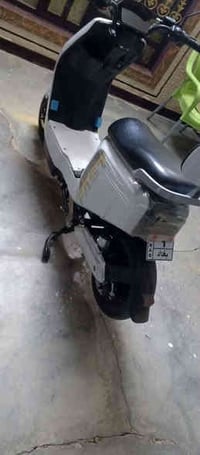 عندي دراجه شحن للبيع السعر 425التواصل عل خاص او رقم  0787 625 0199