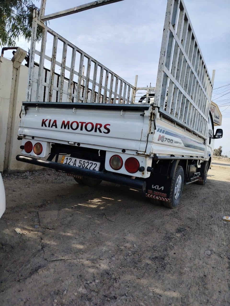 كيا 2700موديل 2012 رقم نينوى انكليزي محرك بي صرف والباقي مكفول  بدون محجل عنوان موصل *********** سعر 110 وبيها مجال

