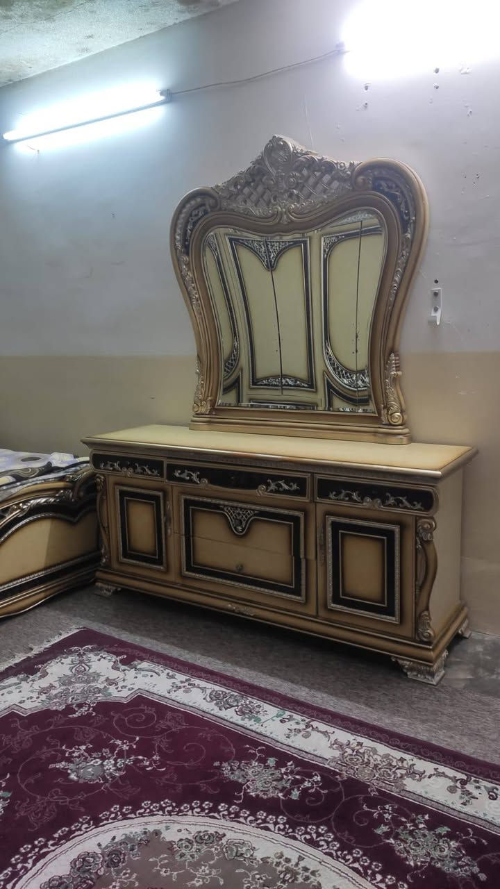 غرفه نوم صاج فول فول فول نضافه مكان كلار 
***********
