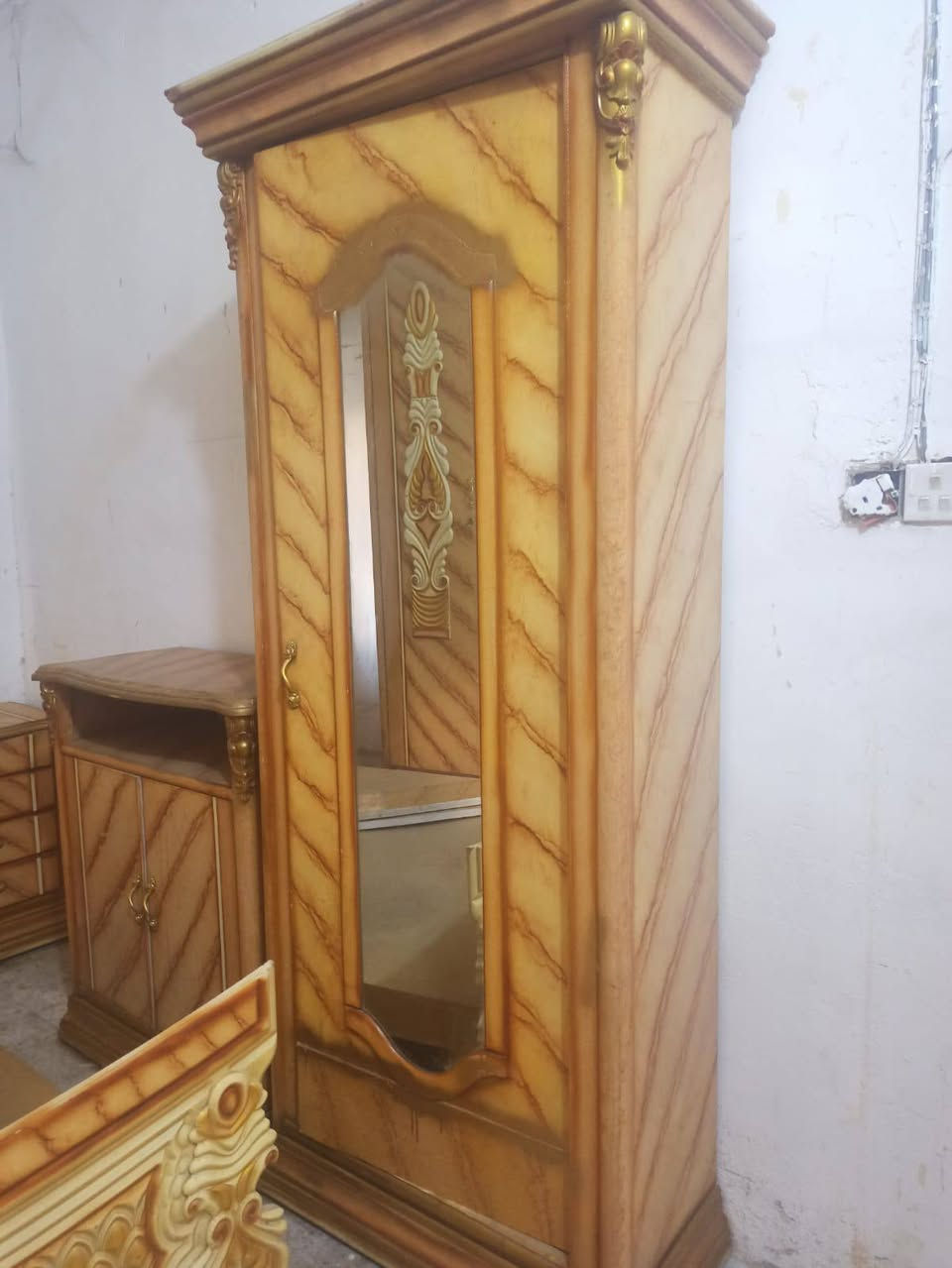 السلام عليكم غرفه نوم للبيع سعر 750 شراي يتصل حطاطه فوول صبغ حراري ***********
