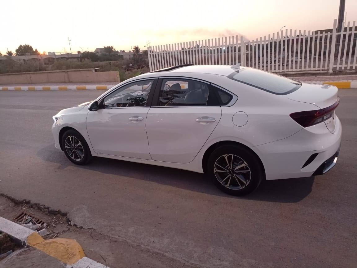 السلام عليكم ورحمة الله وبركاته
K3 
2022 السيارة ماشية 10 الاف ك زيرو جديدة بمعنى الكلمة مكفولة كفالة عامة عدا طخة بايسكل بالدعامية الخلفية بسيطة جدا رقم بغداد السعر 140 للاستفسار ***********
