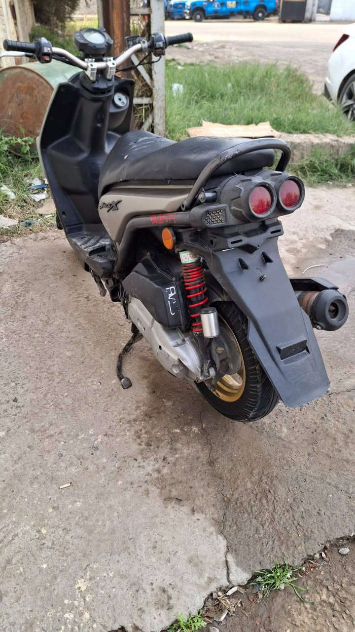 السلام عليك دراجه سكنس جبلي موديل 2014للبيع دراجه مال رمبه وبعدها ع وضع الشركه شلعه معدل كهربائيات كله شغاله سعره 950مكاني بغداد سبع اقصور ***********
