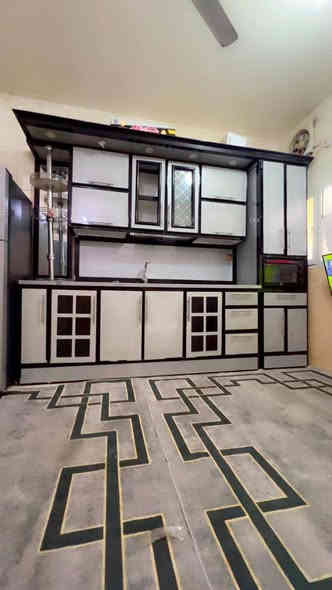 السلام عليكم
كاونتر للبيع في النجف سعره 450 ألف وبي مجال للشراي 
للاتصال/***********
