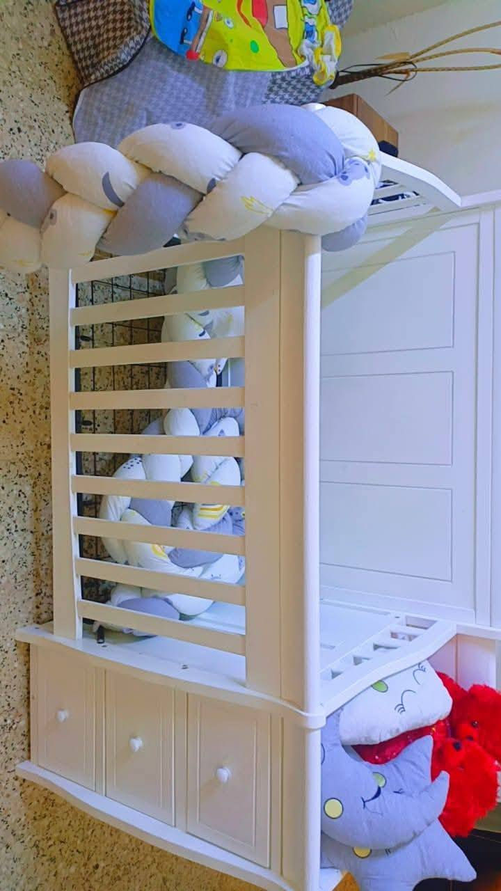 اغراض للبيع استخدام قليل جدا وبسعر مناسب (ملاحضه التخم جديد والشاشه فتح كارتون فقط ضد الكسر 42 سامسونك)والجرابي نفسها تصير منفصل وتصير طابقين  #مكانهم السيديه التفاصيل خاااااص 👍🏻


**إذا كنت صاحب هذا الإعلان وتريد حذفه لأي سبب، رجاءا أرسل رسالة إلى الدعم الفني**