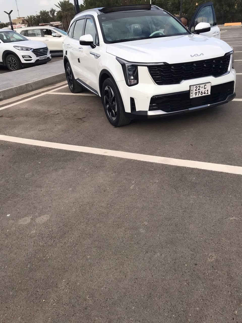 ⸻
🚗 كيا سورينتو موديل 2024 🚗
سيارة نظيفة وجاهزة للاستخدام 🌟خليجيه 

🔹 الممشى: 42 ألف كم
🔹 المواصفات: فول مواصفات
🔹 الاستثناءات:
▫️ بدون فور ويل
▫️ بدون 4 كاميرات

✨ مميزات السيارة:
✔️ محرك قوي وأداء ممتاز
✔️ تصميم أنيق وحديث
✔️ داخلية مريحة وواسعة
✔️ شاشة كبيرة + نظام ترفيهي متكامل
✔️ أنظمة أمان متطورة
✔️ مناسبة للعائلة والسفر

📍 السيارة بحالة ممتازة
📞 للاستفسار والمزيد من التفاصيل يرجى التواصل /***********
🚗بغداد. حي اور.
