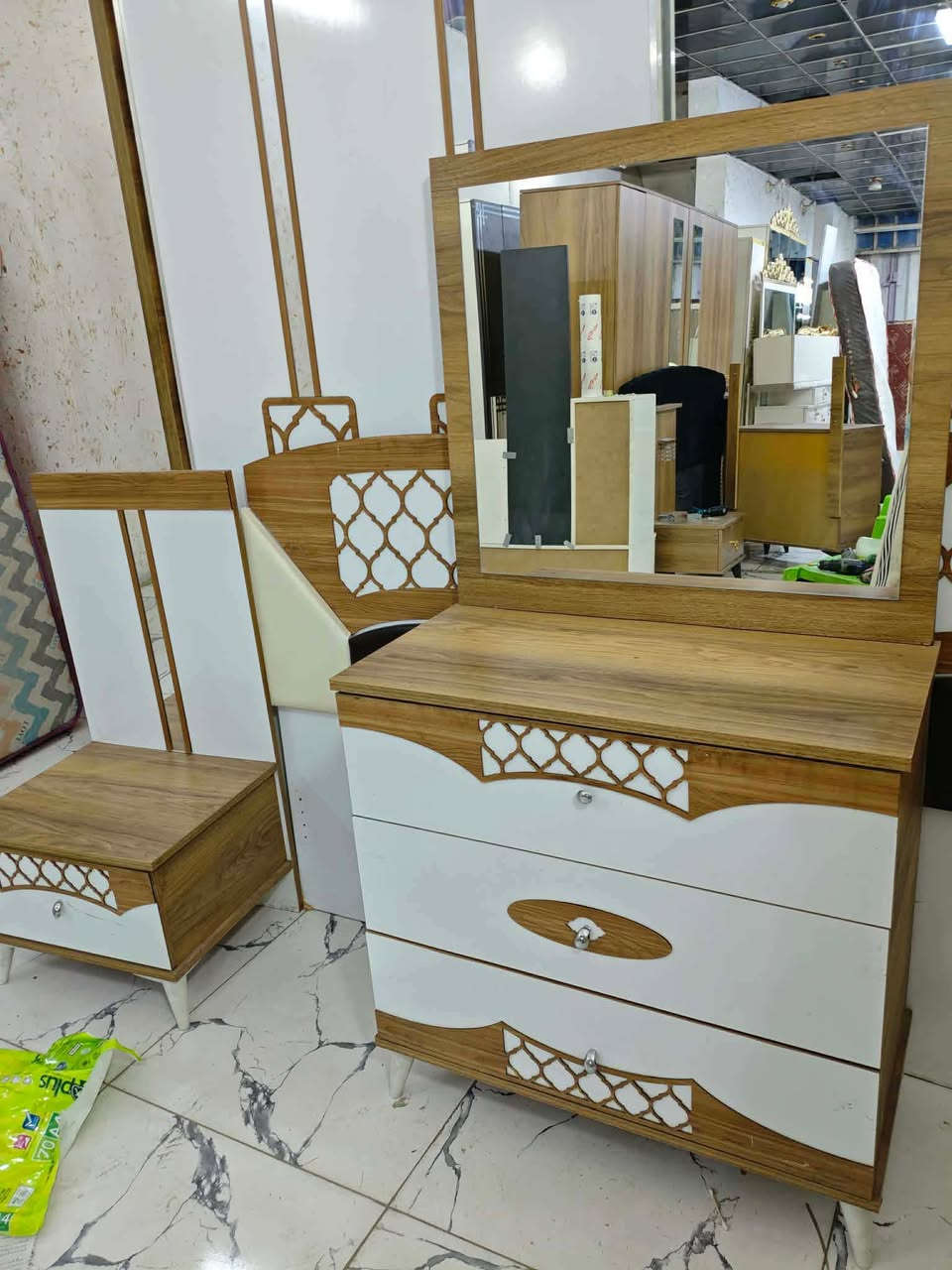 غرفة نوم تركي مستخدم . شبابيه سريرين
نضافه 95%
عدد القطع / 5
نضام / سلايت✨♥
سعر / 400✨♥
شد ونقل داخل بغداد مجاني🛻
يوجود توصيل محافضات


**إذا كنت صاحب هذا الإعلان وتريد حذفه لأي سبب، رجاءا أرسل رسالة إلى الدعم الفني**