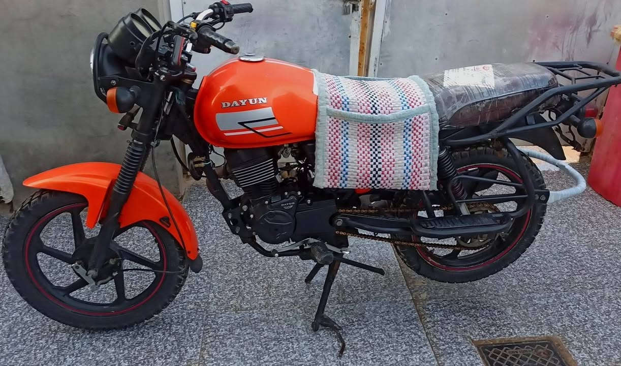 السلام عليكم للبيع او مراوس 
دراجه دايون نفخ موديل 21 وسعرها كلش مناسب
(اوراق سكنر )
تخم تاير جديد و كهربائيات كلها شغاله 
#مكاني بابل الحمزة الغربي  
***********
دراجه مابيها نقص كاملة من كلشي
والي عنده مراوس عادي نتراوس
