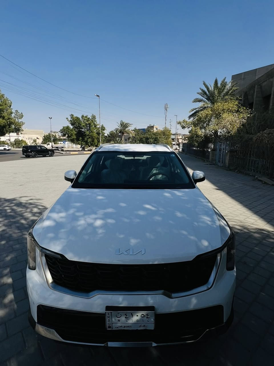 السلام عليكم سورنتو خليجي للبيع ضمان دولي موديل ٢٠٢٤    مكينه ٤ سلندر اقتصادي جداً مواصفات السياره ١- مري شفط ٢- صندوق كهرباء ٣- كرسي كهرباء ٤- قطعتين تبريد ٥- سبعه راكب ٦- لد داخلي دشبول ٧- درايف مود ٨- بصمه ٩- حساسات امامي خلفي
وبيها بعد مواصفات 
عداد السياره ٢٤  الف كيلو متر 
السياره مكفوله عدا طختين ربع الصندوق صبغ
وحافة الجاملغ والباب الخلفي جهت السايق بالكنر صبغ على كد اصبع 
 كل التفاصيل موضح بالصور
مكان السياره شارع فلسطين
للاتصال *********** 
السعر المطلوب 255
