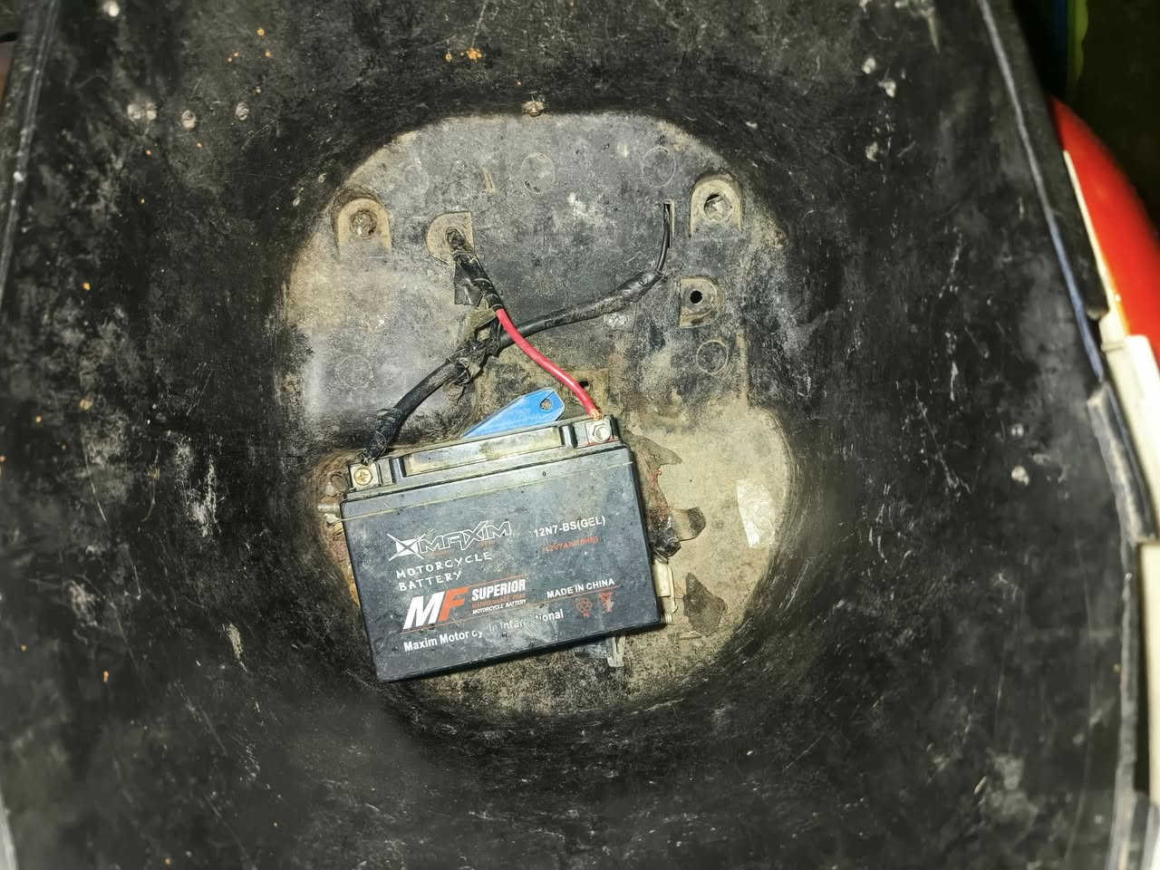 ماطور عبدلحليم فحل للبيع أي عيب مابي سلف هندر شرط شغال من أول هندر يشتغل نكره سلف شرط محرك ما مفتوح كابريتر بلادي شاصي مابي لحيم كهربايات كامل شغال كفرات نضيفه فقط الكفر الوره شويه مكسورة باقي شرط مابي عيب سعر 260 بي مجال رقم *********** مكان كركوك شورجه
