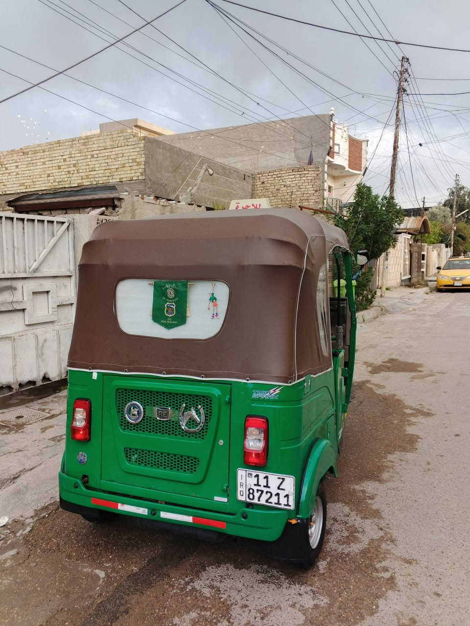 السلام عليكم تكتك ٢٢رقم و سنويه انكليزي كامله كبل للشارع بيهه دوس معمره مكينه جديده ممفتوحه كامله مسجل سفريات زنون ما ناقصهه شي و بل عافيه عل ياخذهه ملاحظه البوش مو وياهه مكاني بغداد البياع شرطة الخامسه رقمي ***********
