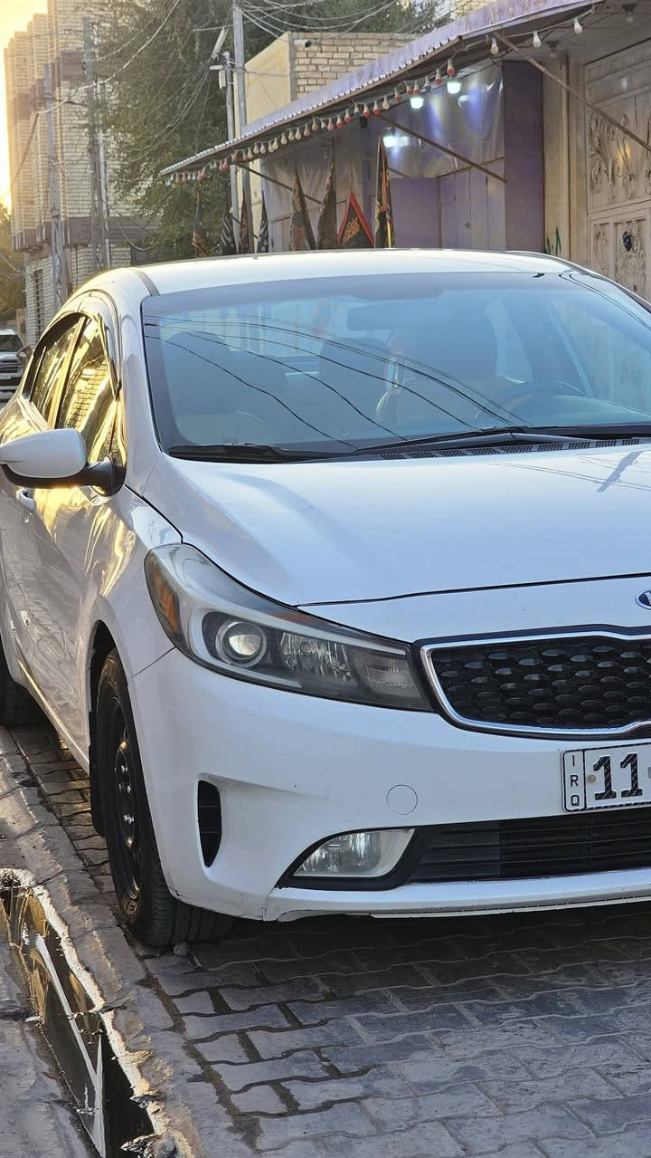 السلام عليكم
كيا فورتي 2017 للبيع
بغداد / دولي – تحويل ثاني يوم
سنوية 2030

ماشيه 167 ألف ميل
محرك 2000 دوش 
مكينة _كير _حدادية _تبريد مكفولات 
_مواصفات عادية 
شاشة، كامرة، تحكم ستيرن
_تخم تايرات جدد 
_بيها جاملغ أمامي مبدل بلادي 
وقطعتين صبغ شرط نص البيان مو الباب كله 
 بدون دواخل ايرباكات سليمة 
مواصفات عادية _شاشه_ كامرة خلفية 
السعر 116 قابل للتفاوض
للاستفسار الاتصال على الرقم: ______*********** متواجد واتساب
 مكاني نجف 
اعتذر عن الاطاله
