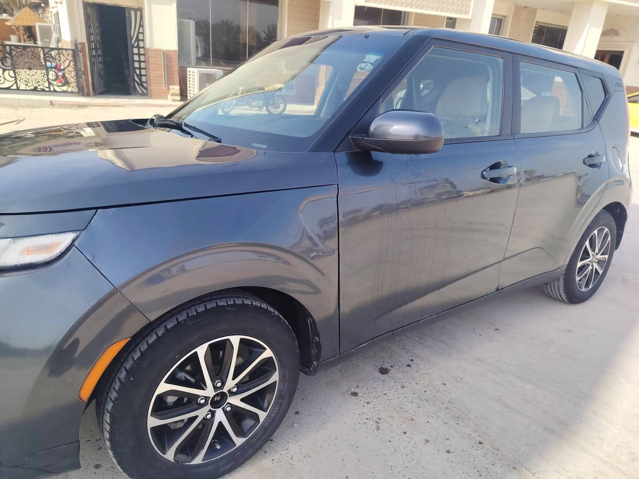 سلام عليكم
صول امريكي موديل 2020 رقم دهوك الإنكليزي الدولي سياره جديده تخم تاير حداديه جديده محرك مامفتوح محرك 2000 دوش ماشيه 96 تريد تحويل تريد وكاله سنويه لل 2029 تدفئه تبريد وي السويج السونار مرفوق مع الصورر
بيها 3قطع صبغ بدون اي  دواخل +واحد كلير باب شركه بجم كبس
مكان السياره بابل الحله
للاستفسار على الرقم
***********
***********
