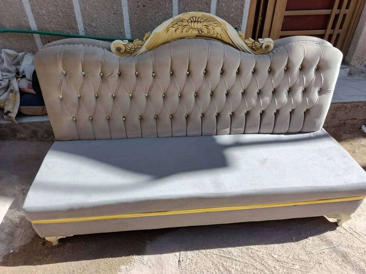 يالله سلام عليكم تخم الملكي عشر نفرات 350
تخم الرماني عشر نفرات 250
تخم جوزي خمس نفرات 150
كاونتر سنكي 75
غراض صالون كرسي 125
وكلمن وسعره غراض صالون هواي غراض ميوزه


**إذا كنت صاحب هذا الإعلان وتريد حذفه لأي سبب، رجاءا أرسل رسالة إلى الدعم الفني**