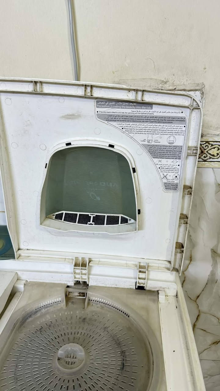 سلام عليكم  غساله هيتاشي ياباني اصلي حجم الجبير شرط تغسل بطانيه وتنشفه ماطوراته بلاديه نضيفه كلش كلش واحلا من الصور
ثكيله ورزنه للبيع مكاني العبيدي الراسه شارع 20 قفله 110 
***********
