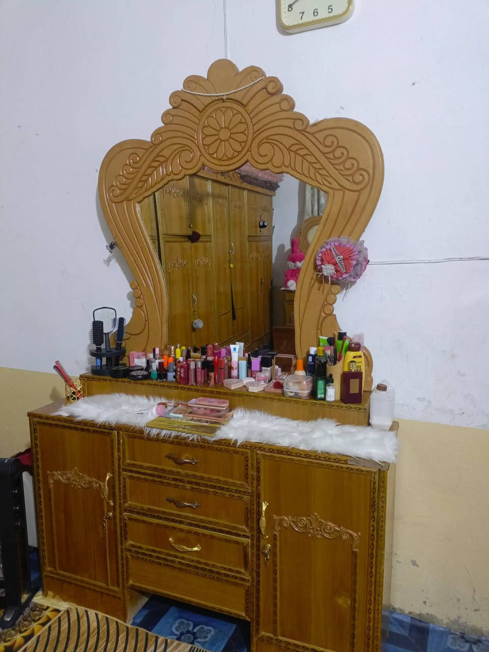 السلام عليكم غرفه للبيع بعدهه جديده السعر 600 بيهاا مجال. مكاني خان بني سعد حي الانتصار ***********

