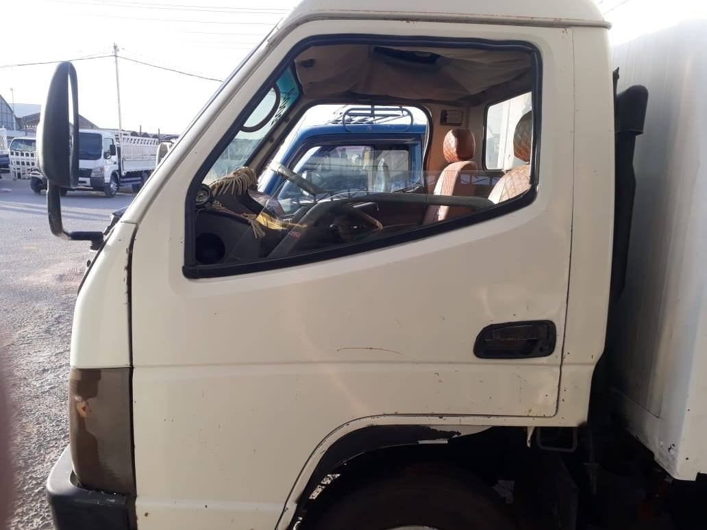 اللهم صل على محمد والِ محمد

سياره صيني  حافضه ويوجد معها صفاح جدد

المديل 2009

مكينه  وكير كيه فنتيره جدد

رقم انكليزي نجف

السياره مكفوله 

تخم تاير وحداديات جدد

السعر: 60 ورقه وبيها مجال

المكان: نجف حي المهدسين

الرقم:  ***********
