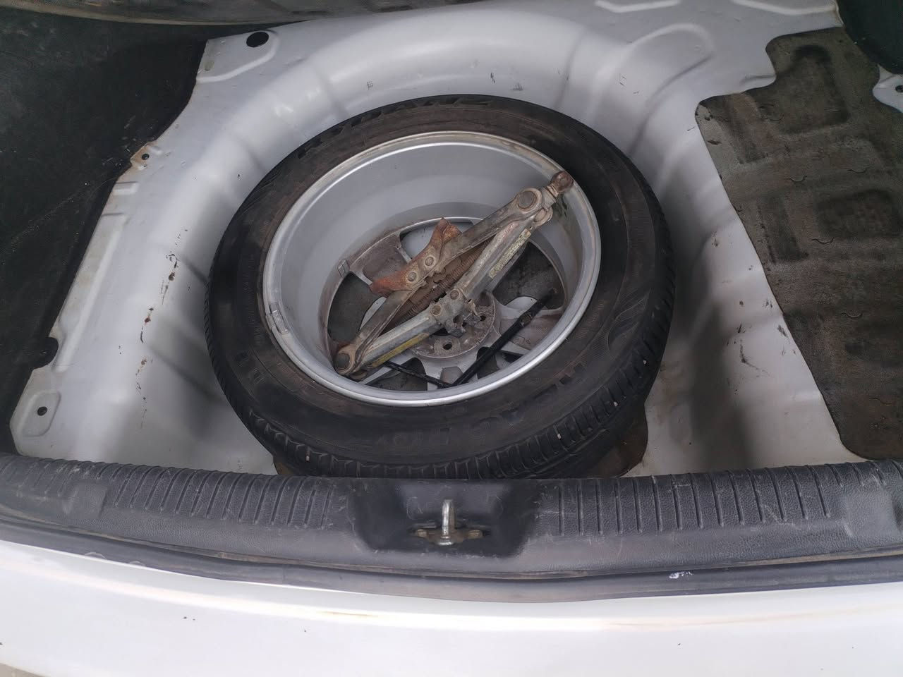 سلام عليكم للبيع النتره موديل 2013 خليجي كفاله من الضربه والتبديل والصبغ مكينه وكير حداديه تخم كله ع وضع الشركه شاشه كامر تحكم جهتين رقم بغداد مشروع وطني كهربائيات كول شغال تبريد شغال داوخل جدد ع شركه ريمون سنتر لك شغال محرك 1600 شرط ممفتوحه هي والكير ماشيه 120 الف مابيه لو نقص برغي السعر 113 وبيه مجال العنوان كربلاء الهنديه ***********
