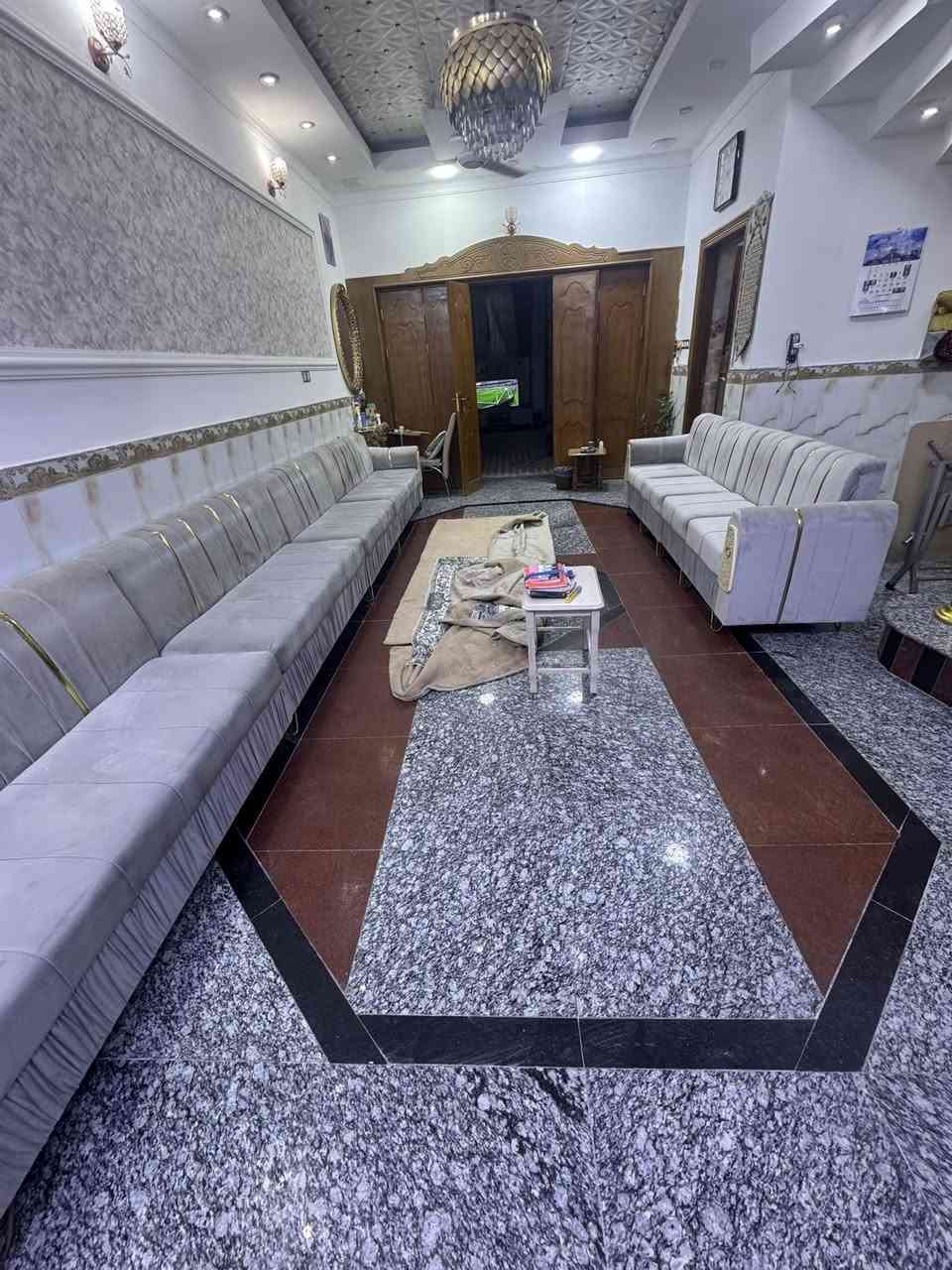 السلام عليكم تخم 9 متر نضيف شغل حلو وسط ومابي اي كسر فقط يرادله دوشمه فقط وهوه نضيف الدوشمه مابي شك ولا زروف للبيع ب300 مكاني بصره ***********
