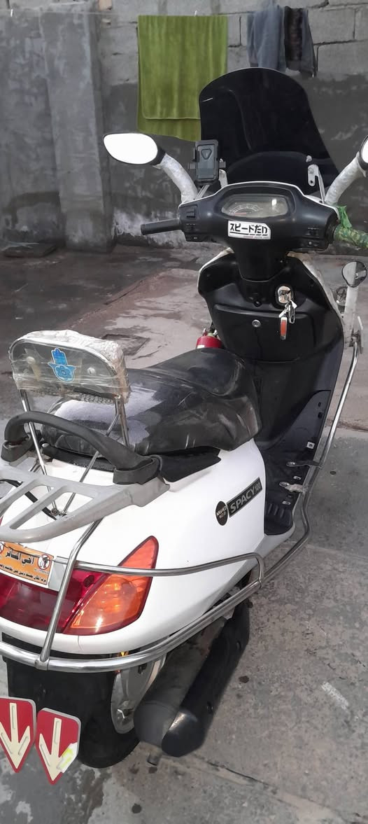 سلام عليكم ورحمه الله وبركاته
دراجة سبيسي للبيع ماليزي الدراجة خير من الله موديل ٢٠٢٣ مكينه ناعمة  كهربائيات كلها شغاله محركة نظيف وما بيه اي نقص العنوان واسط قظاء النعمانية    رقم الهاتف  
*********** قرب ابو نور ابو السراميك
