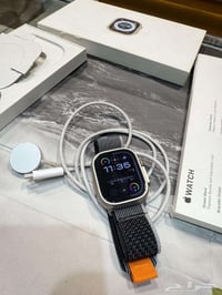 ساعة الترا 2 لون تيتانيوم بطارية 98 نظافتهاا 100/100 مستعجل على بيعتها...