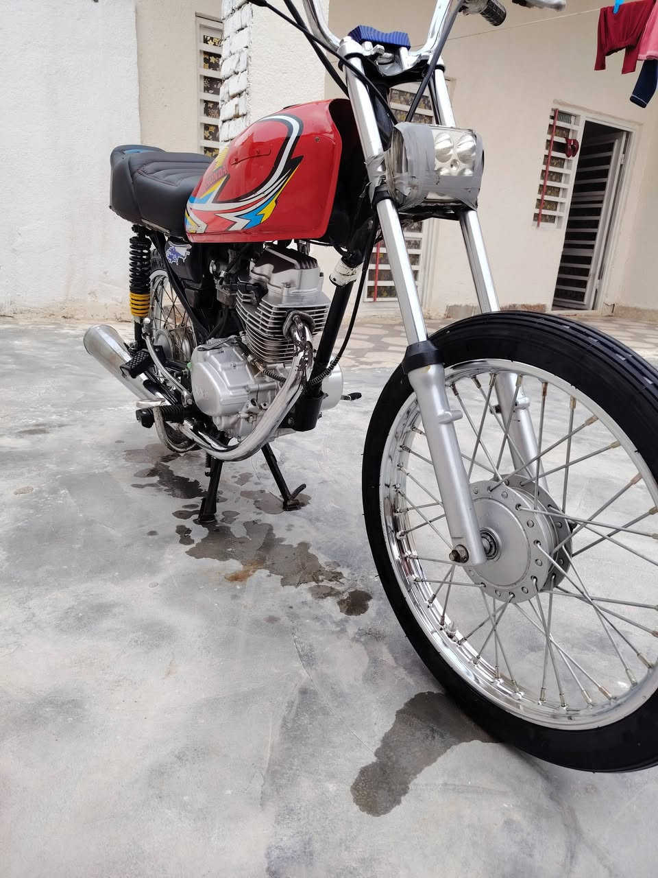 دراجه نامه بدون مكفوله عشاير مكينه مامفتوحه السعر 550 وبيها مجال ***********
