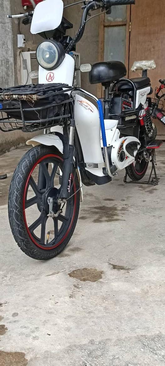 دراجه شحن
مديل 2025
اي نقص مابيها 
بطاريات خير من الله 
نضافه 100/100
ديالى بعقوبه كنعان 
السعر 400بيها مجال 
🤍🤍🤍🤍🤍🤍


**إذا كنت صاحب هذا الإعلان وتريد حذفه لأي سبب، رجاءا أرسل رسالة إلى الدعم الفني**