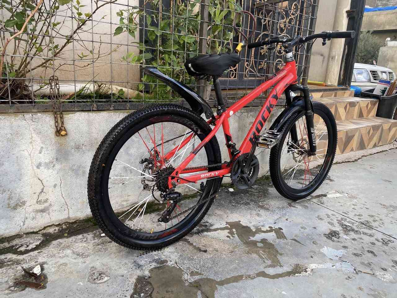 ئەم پاسکیلە بۆ فرۆشتن قیاسی ۲٤ ییە زۆر زۆر تازەو جوانە حسابی لۆکی بۆ بکە ۷ گێڕە ئیستۆپی دیسکە ماشەی دەبڵە تایەی تازەیە هەموو گیانی بەشەرت هیچ عەیبێکی نییە
سلێمانی بەکرەجۆ
*********** ***********
