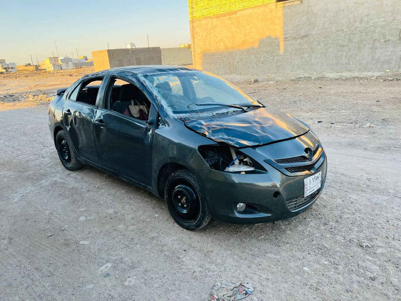 سلام عليكم للبيع تيوتا يارس موديل 2009رقم ديالى مشروع وطني تحويل مباشر سنويه لل29 اخوان سيارة تعرضت لحادث جفيه كما موضحه بلصور ابيع على وضعهه سياره شغاله وتمشي تبريد شغال كير مكينه شواصي ايرباكات مكفوله  مواصفات معروفه مكان السياره بغداد 
سعر مناسب 38$
الاستفسار ***********
