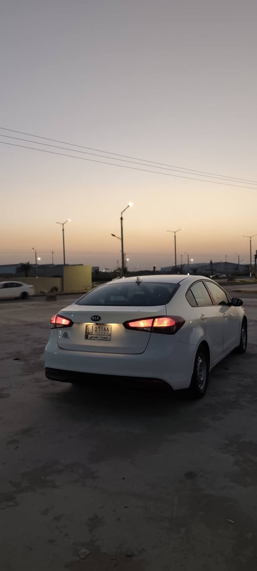 كيا فورتي ٢٠١٨ رقم بصره باسمي 
كفاله ضربه وصبغ وتبديل وغرق
محرك ٢٠٠٠ دوش كير at
كامره وشاشه
 تحكم ستيرن 
كروز سرعه
مرايه تعتيم ذاتي 
ماشيه ١٣٠ 
ادامه كامله وصدر وطخم تاير جديد 
ربع ما تذب عليها 
غير متواجد على الفيسبوك
*********** البصرة, العراق
