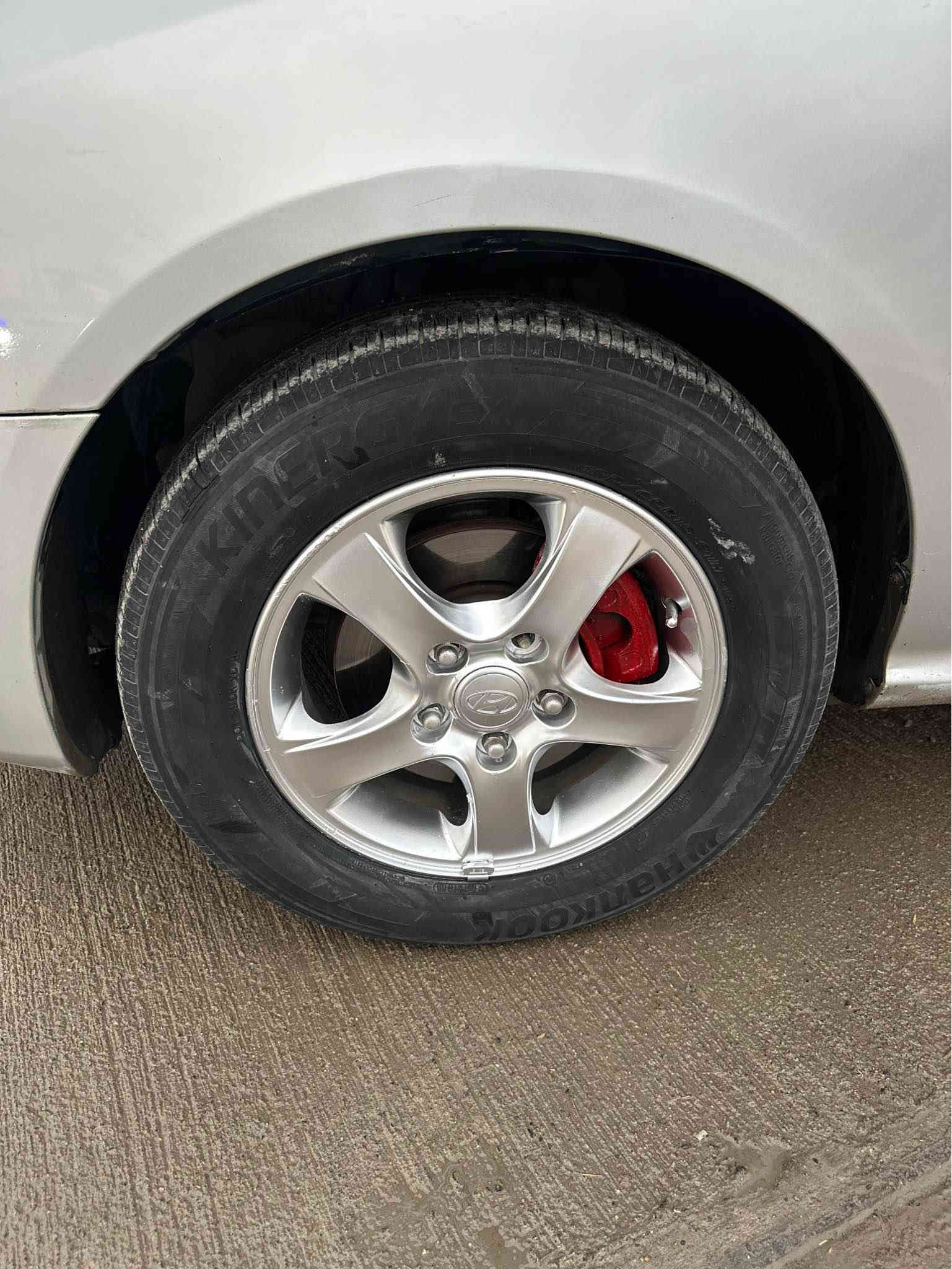 سەرەتا بەناوی خوای گورە
هۆندا ئاڤانتی ۲٠٠۹بڕاوە
سەیارەکە فول فولە بەس سڵاید نیە
 تەبرید لەمس .کوشن جەگ و هیتەر .ئاوێنە شەڤت. بلوتوز بیلادی. Absبەستراوە برێک بەستراوە
سەیارەکە توند و تۆڵە سەقفی بەشەرت .گێڕ و مەکینەی بەشەرت ۱٠٠فیتەر. خایسی بەشەرت. پێش و پشت کەپسە.
تەبرید سارد و گەرم بەشەرت. کارەبای A بۆz بەشەرت
کامل مەسرەف کراوە ٤تایەو ویلی لۆکی لەژێرە جوانکاری و سەر داژبوڵو سوکان تەقەڵی بۆ کراوە 
تکایە کە موشتەری نیت سەرمان مەهێشێنە تەواوی زانیارەکنم نوسیوە
سحری 45$
شوێن چوارقوڕنە
***********
*********** ڤایبەر و وەتسئەپی لەسەرە رانية
