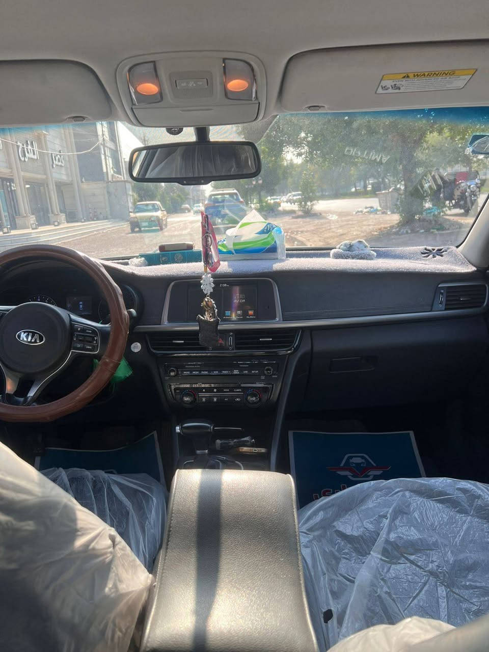 السلام عليكم من رخصت مدير الكروب سياره كيا اوبتما موديل ٢٠١٦ وارد امريكي رقم بغداد عده الفتحه سنويه باسمي ٢٠٢٩ سعر ١٢٠ وبيه مجال للطيبين للاستفسار الاتصال على الرقم ***********
