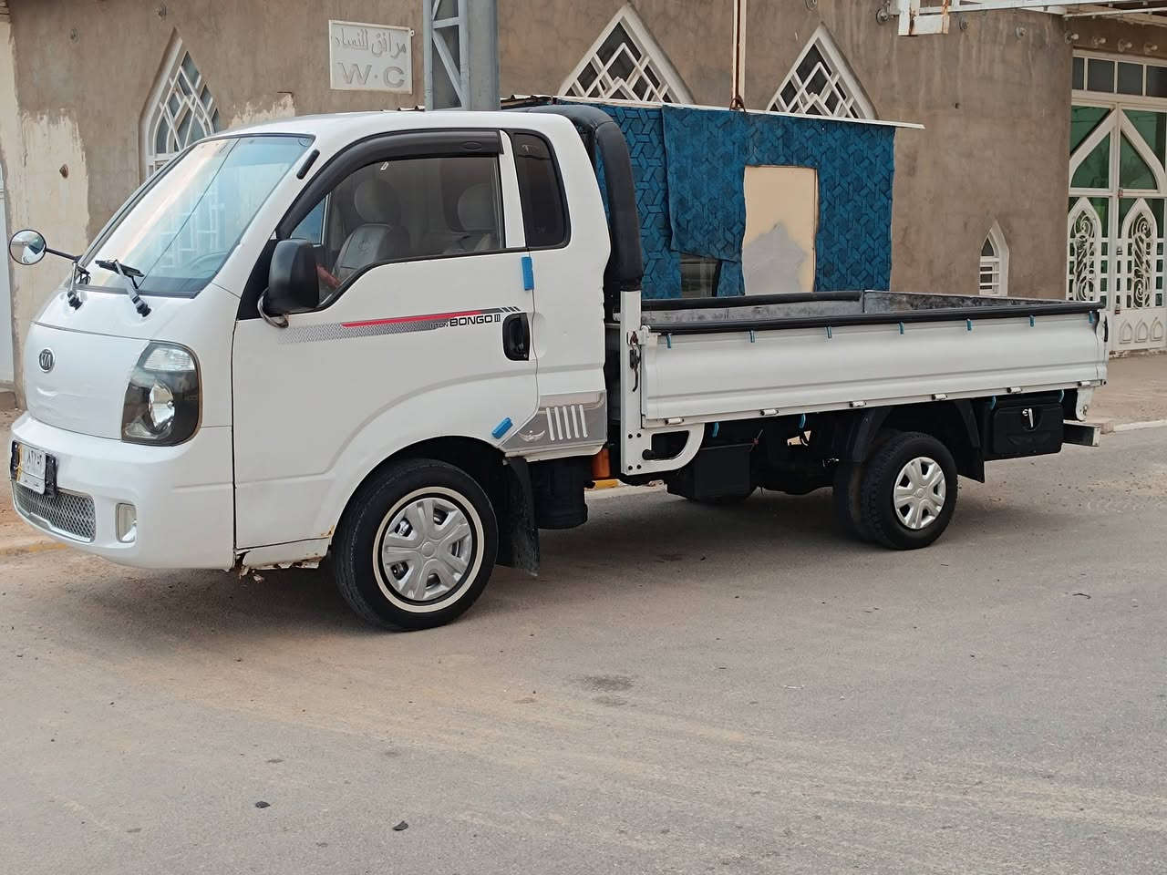 كيا2700
موديل2009. بغداد السعر 90وبيه مجال ***********
