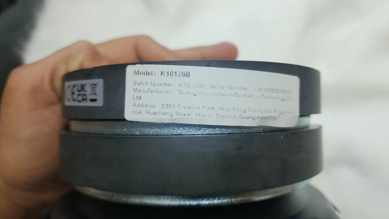 مضخم صوت بحجم 10 بوصة.
الوظيفة: مصمم لإنتاج صوت جهير (Bass) أو متوسط المدى (Mid-range) عالي الجودة داخل المركبة. 
المميزات: يوفر توازناً بين الحجم المناسب وتفاصيل صوتية قوية، وهو أكبر من أحجام 8 بوصة ويقارن بوضوح أحجام 12 بوصة. 
الطاقة: يمكن أن تتراوح قدرته من 250 واط إلى أكثر من 1200 واط اعتماداً على الموديل، مع مقاومة قياسية تبلغ 4 أوم. 
التركيب: يمكن تركيبه في أماكن السماعات الأصلية أو في صناديق مخصصة لتوفير تجربة صوتية غامرة.  السعر خاص


**إذا كنت صاحب هذا الإعلان وتريد حذفه لأي سبب، رجاءا أرسل رسالة إلى الدعم الفني**