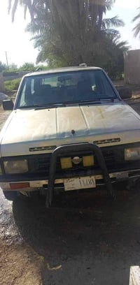 نيسان صالون 93 رقم بغداد للبيع  07808785957